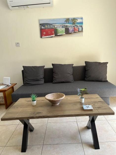 The Holiday Flat, Gateway To Desired Experiences Peyia Exterior foto