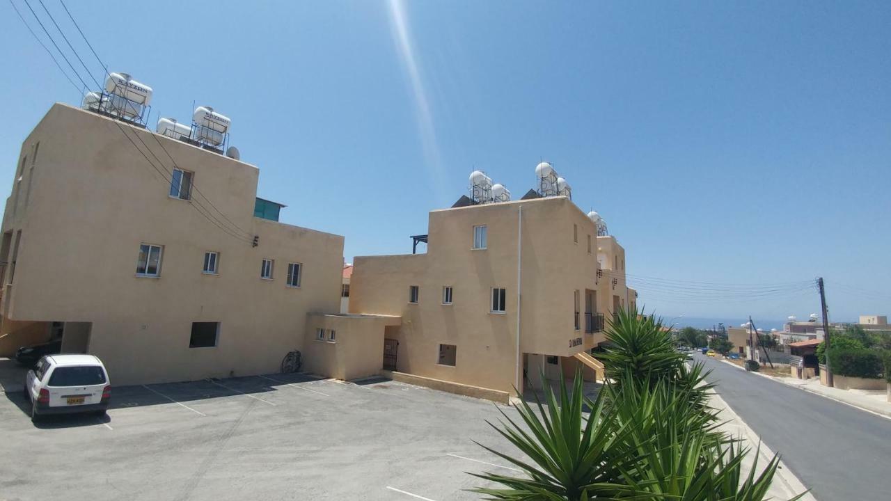 The Holiday Flat, Gateway To Desired Experiences Peyia Exterior foto